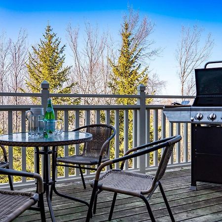 Beautiful & Bright 3 Bed Townhome Near Village ブルー・マウンテンズ エクステリア 写真