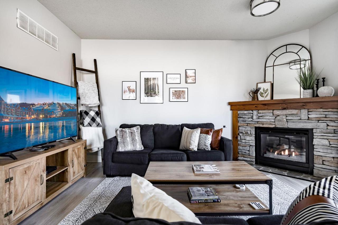 Beautiful & Bright 3 Bed Townhome Near Village ブルー・マウンテンズ エクステリア 写真