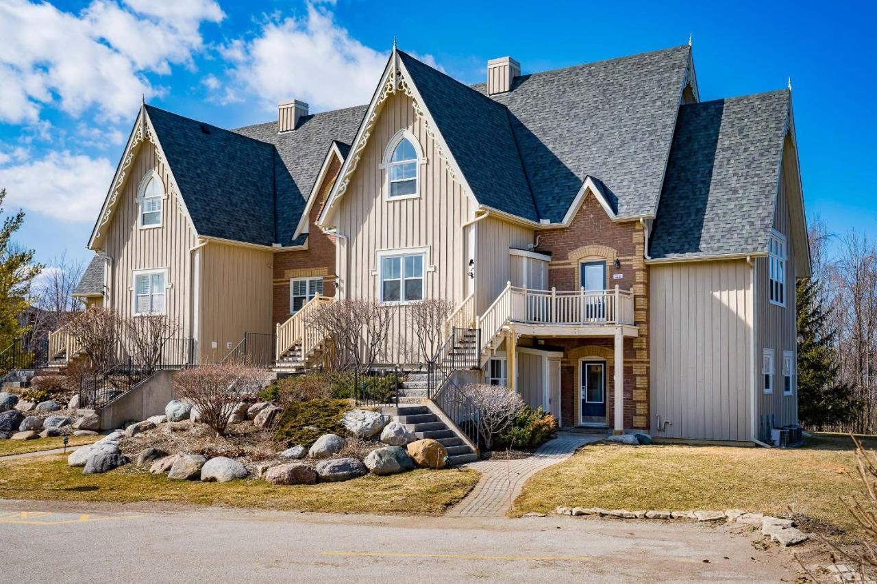 Beautiful & Bright 3 Bed Townhome Near Village ブルー・マウンテンズ エクステリア 写真